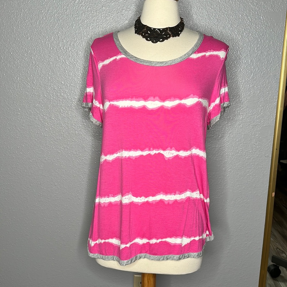 Medium (8-10) Secret Treasures women’s sleepwear top